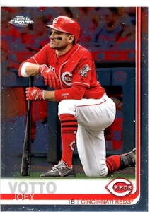 2019 Topps Chrome - Joey Votto #31 Kneeling - Picture 1 of 2