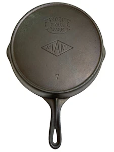 RARE Favorite Piqua Ware [ Ohio ] Miami Maimi Diamond Cast Iron Skillet Pan FLAT - Picture 1 of 19