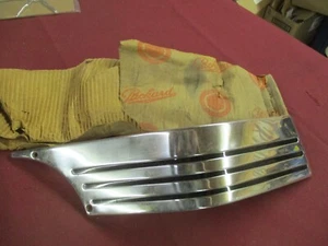 Packard Clipper 1954 guardabarros delantero moldeado 457840 nuevo de stock - Imagen 1 de 2