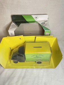 Ertl John Deere 1926 Mack Truck 1/25 Scale Item #531 - Picture 1 of 10