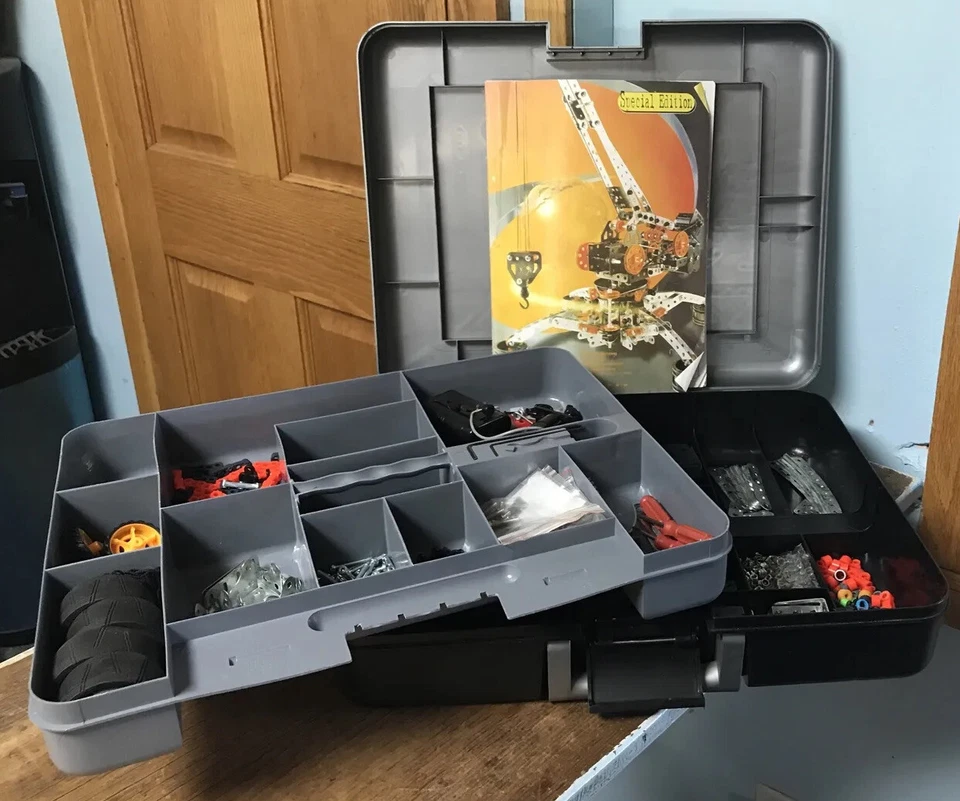 Juego de Montador Meccano Edición Especial Grúa con Motor en Estuche de Transporte con Asa Foto 1 de 4