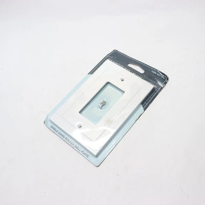 Hampton Bay 贝尔法斯特装饰器/摇杆墙板纯白色 1-Gang W44654C-PW-U — 第 1/4 张图片