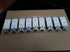 White Wall Plug Outlets Receptacles Leviton Decora 9 Household Electrical Parts - Picture 1 of 3