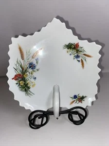 VINTAGE 1950's LEC (LECLAIR) LIMOGES HAND PAINTED NAPPY LEAF DISH FLORAL - Picture 1 of 7