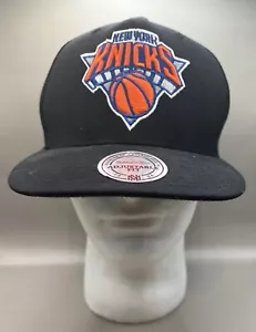 New York Knicks Mitchell & Ness Adjustable Black Baseball Cap New - Picture 1 of 9