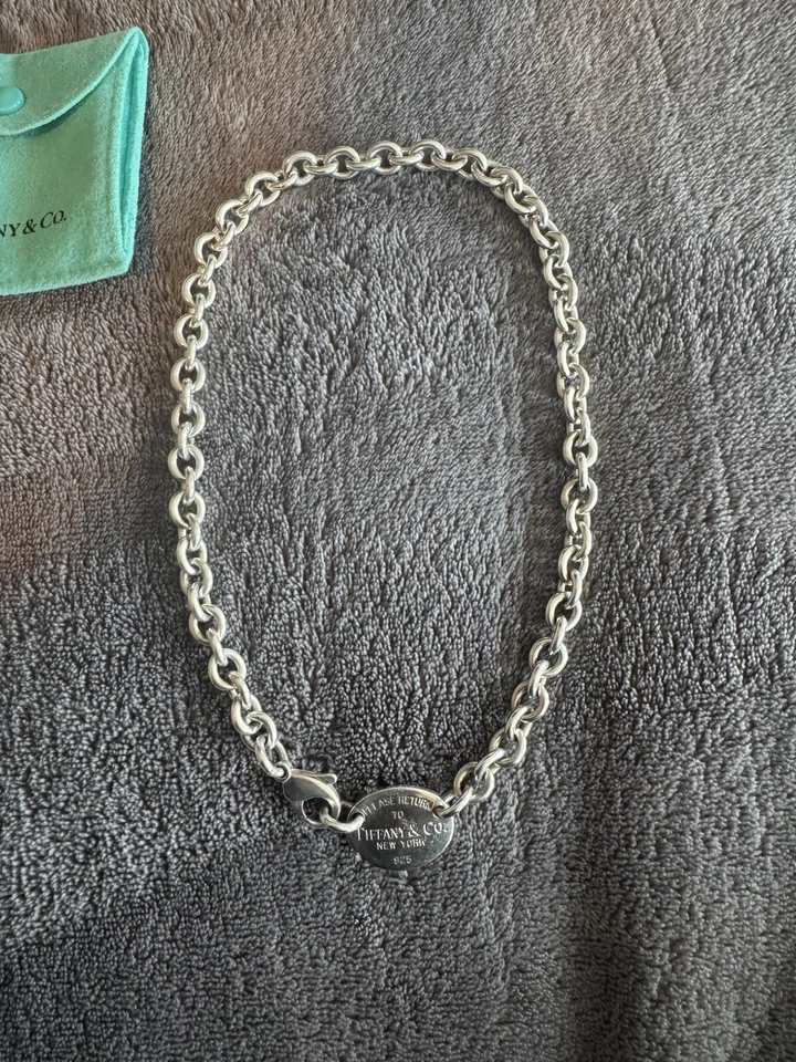Tiffany & Co. Collar gargantilla etiqueta ovalada Foto 1 de 3