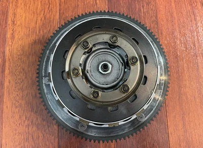 Conjunto de cesta embrague Harley Davidson Twin Cam Touring Softail y Dyna 37802-98A Foto 1 de 4