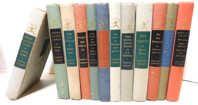 12 Vintage MODERN LIBRARY Books Hemingway Faulkner Proust Plato Hardy Huxley++ Foto 1 de 4