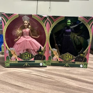 Mattel Wicked Movie Glinda & Elphaba DELUXE Puppen FEHLDRUCK ERROR BOX URL 2024 ✅ - Bild 1 von 9