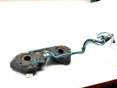 Mercedes-Benz CLS550 2012-2018 montaje de tanque de gasolina OEM. Foto 1 de 4