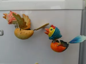 2 BIRD/CHICKEN FRIDGE MAGNETS - 3D WIGGLY FUN MOVING COLOURFUL-EASTER GIFTS!!! - Picture 1 of 4