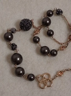 Collar Stella & Dot 40" 2 Hilos NEGRO Estrás Bolas y Perla Imitada Tono Dorado Foto 1 de 4