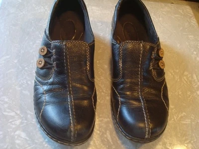 Clarks Womens Size 7.5 M Black Leather Shoes - Image 1 of 4