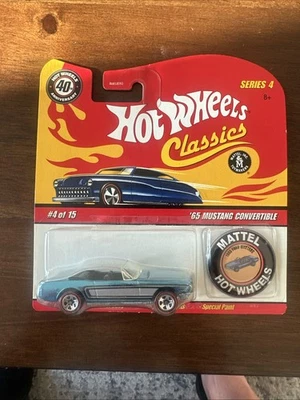 Mustang Convertible 2007 Hot Wheels '65 Blue Classics Series con botón #4/15 Foto 1 de 4
