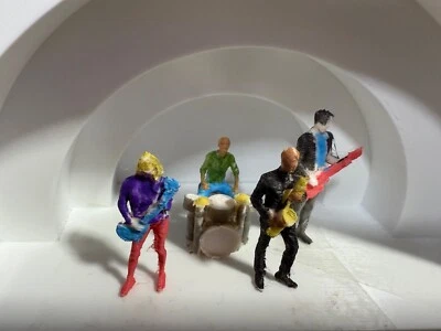 O Scale Four Piece Rock Band - Musicians Include 2 Guitarist Saxophone & Drummer - Image 1 of 4