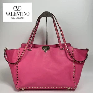 Borsa Valentino Garavani Rockstud 2 vie rosa grande tracolla in pelle dal Giappone - Foto 1 di 24