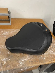 Genuine Harley Milwaukee 8 Softail Sundowner Seat 18-23 front and rear - Picture 1 of 7