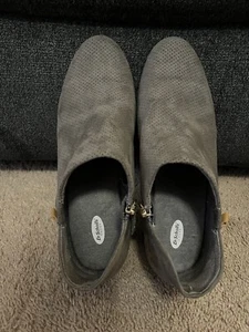 Dr. Scholls Women's Size 8M Whoa Booties Gray Microfiber Suede Perforated Shoe - Picture 1 of 5