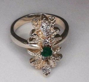 Anillo de plata de ley con esmeralda natural y circonitas - Imagen 1 de 11