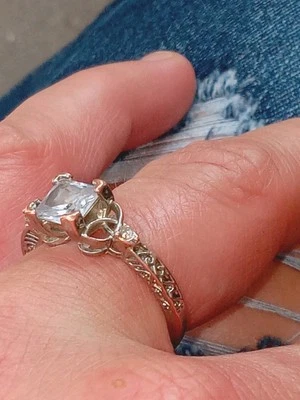 18K Diamond Ring - Celtic Band Design -  Rose/White Gold - Image 1 of 4