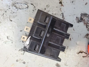 EATON CUTLER HAMMER QBHW3040 3 Pole 40AMP Type BAB Circuit Breaker Bolt on - Picture 1 of 3