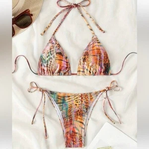 Traje de baño Shein de 2 piezas con textura de triángulo y cuerda con estampado animal cintura alta - Imagen 1 de 11