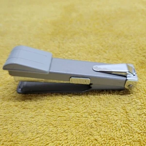 Vintage Bostitch Portable Stapler Model B8  With Integrated Stapler Remover - Picture 1 of 13