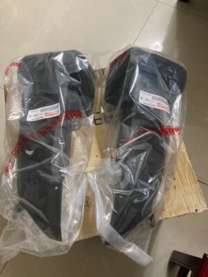 Cubiertas laterales inferiores delanteras genuinas BBJ-F835UV-00 para Yamaha Zuma 125 22-25 - negras Foto 1 de 4