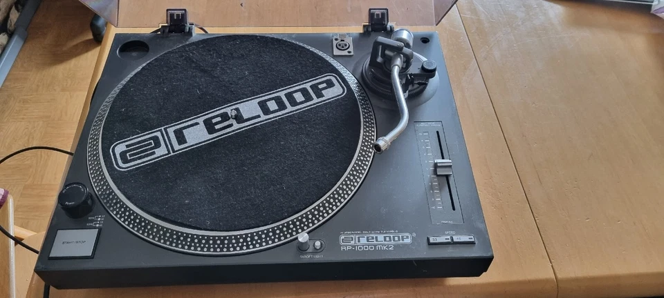 Reloop RP-1000 MK2 Riemenantrieb Plattenspieler Belt Drive Turntable - Bild 1 von 2