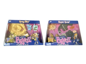 Bratz Shoppin' Spree & Spring Blitz Fashion Pack MGA 2003 New Doll Clothes - Picture 1 of 11
