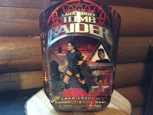 Lara Croft Tomb Raider In Combat Training Gear Action Figure 2001 Platmates NIP - Picture 1 of 2