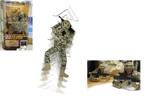 H.M. Armed Forces - Army Crawling Infantryman - With Assault Rifle - RARE!! - Picture 1 of 3