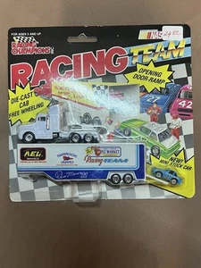 NIP 1992 Racing Champions Micro Team Transporter w/Car #71 Dave Maris - Picture 1 of 2