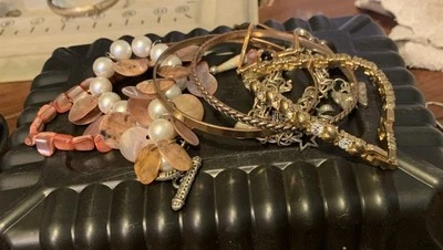 8 Bracelets Beach Pink Shell Charm Ice Cream Heart Cross Elephant Star Butterfly - Image 1 of 4