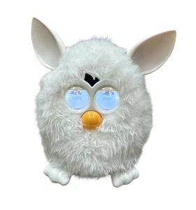 Furby 2012 Yeti White Generation 1 Hasbro Interactive Talking Moving Digital Eye - Bild 1 von 6