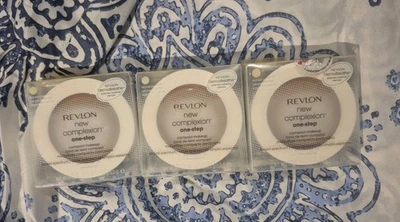 3 REVLON COMPLEXION ONE-STEP  MAKEUP - TENDER PEACH 02  DISCONTINUED  & READ  - Image 1 of 4