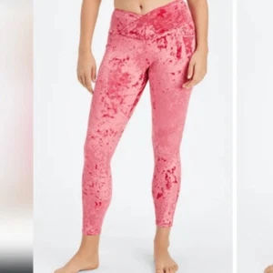 NEW* Fabletics High Waisted Crushed Velour Crossover Leggings NWT - Picture 1 of 10