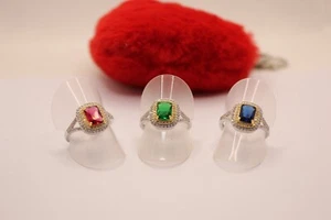 Anello Argento Smeraldo Zaffiro Rubino Emerald Cut Zirconi bianchi mis 16 regol - Picture 1 of 10