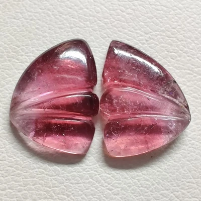 Par de piedras preciosas talladas con alas de mariposa talladas en turmalina rosa para joyería 6,3 quilates Foto 1 de 4