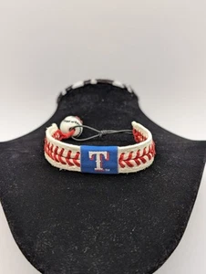 MLB Texas Rangers Classic Two Seamer Baseball Armband - Bild 1 von 6