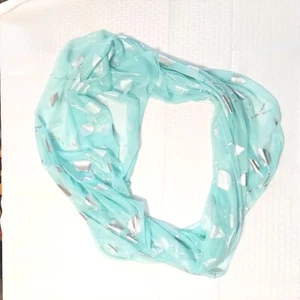 Infinity Scarf Green Metallic Silver Leaves Light Weight Polyester Womens OS - Picture 1 of 6
