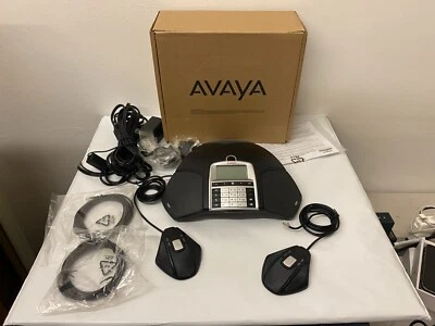 Teléfono analógico de conferencia empresarial Avaya B149 700501533 con 2 micrófonos de expansión B100 Foto 1 de 4