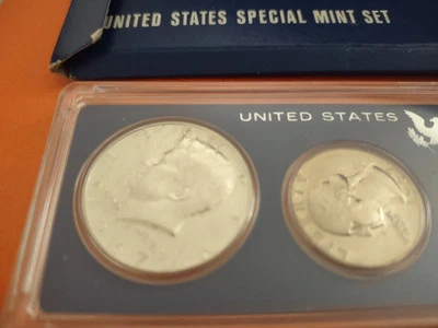 Lot 2 Uncirc 1967 US Mint Set,5 Coins 40% Silver JFK 50C & 1964 D 90% SilvQuartr - Image 1 of 4
