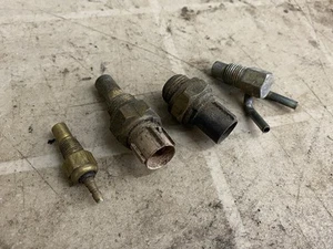 Nissan Datsun 720 Truck Vacuum Engine Sensors Intake Lot - Picture 1 of 3