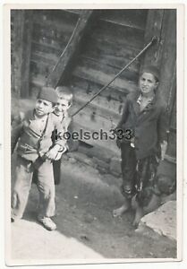 Foto Kinder in einem Viertel in Warschau Polen Wehrmacht Polenfeldzug Besatzung