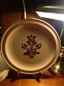 Platos de cena de cerámica Pfaltzgraff Village 10,5" crema/marrón, 1976 1 plato de colección - Imagen 1 de 12