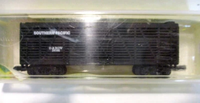 MODEL POWER N-SCALE SOUTHERN PACIFIC CATTLE CAR - Image 1 of 2