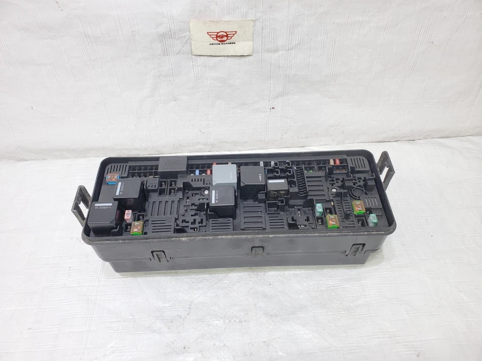 2018-2020 Land Rover Range Rover Sport Front Engine Fusebox Power Relay Fuse Box - Image 1 of 4
