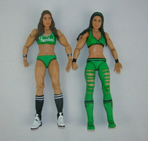 WWE Divas Battle Pack series 38,Twins Nikki & Brie Bella 6" figures 2014 Mattel Cover