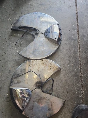 1980 1981 1982 1983 Honda Goldwing GL 1100 cubiertas de rotor de freno delantero cromadas Foto 1 de 4